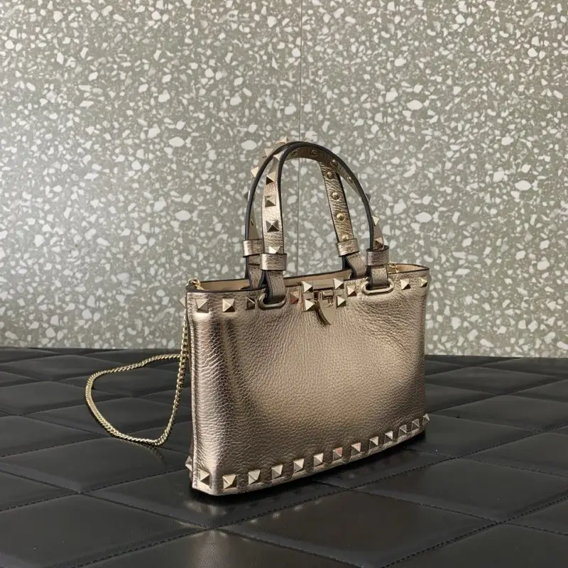 Valentino Мини-сумка Rockstud из зернистой кожи — Фото 3