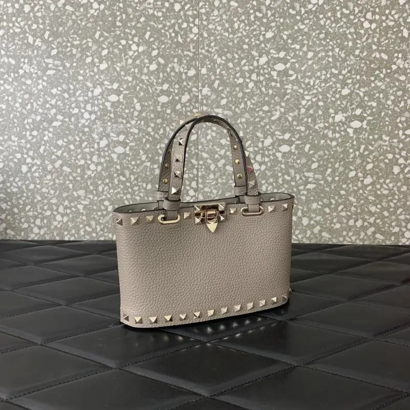 Valentino Mini-a bag Rockstud of grained skin — Photo 3