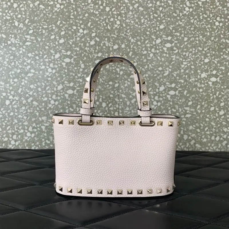 Valentino Мини-сумка Rockstud из зернистой кожи — Фото 3