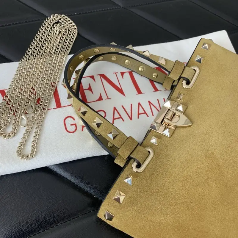 Valentino Мини-сумка Rockstud из зернистой кожи — Фото 4