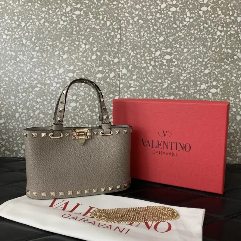 Valentino Mini-a bag Rockstud of grained skin — Photo 5