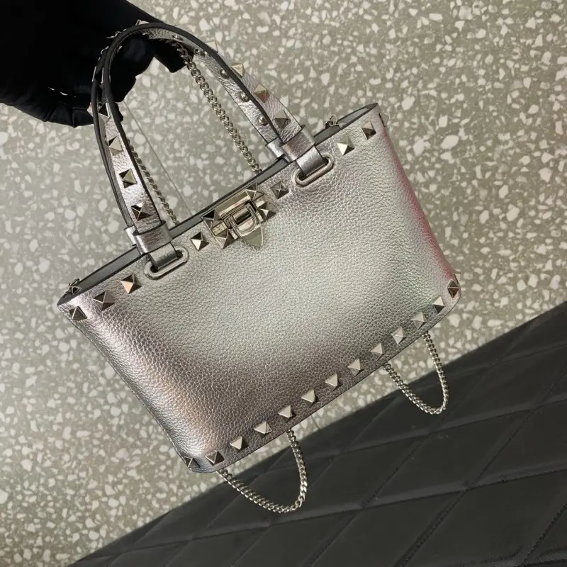 Valentino Мини-сумка Rockstud из зернистой кожи — Фото 5