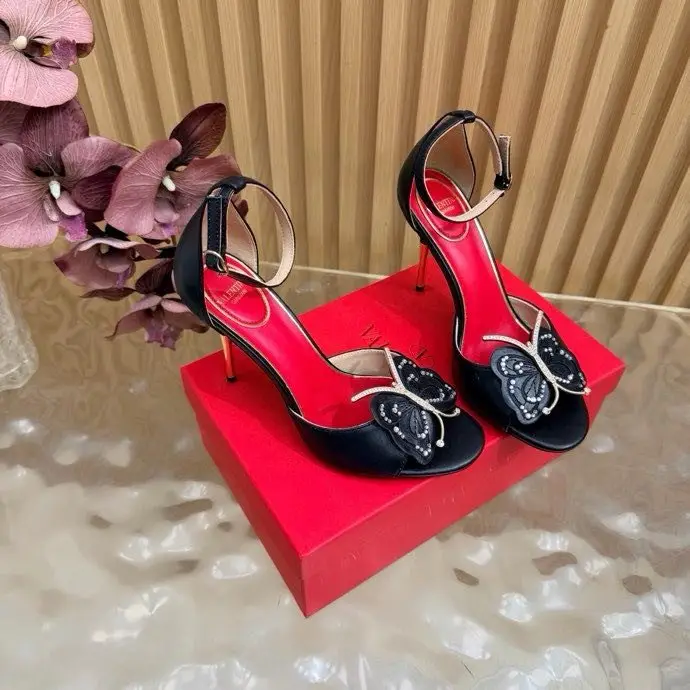 Valentino — Босоніжки на високому підборах