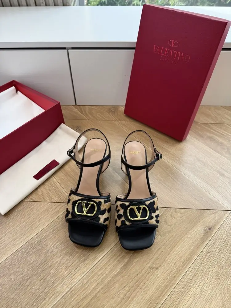 Valentino — Босоніжки