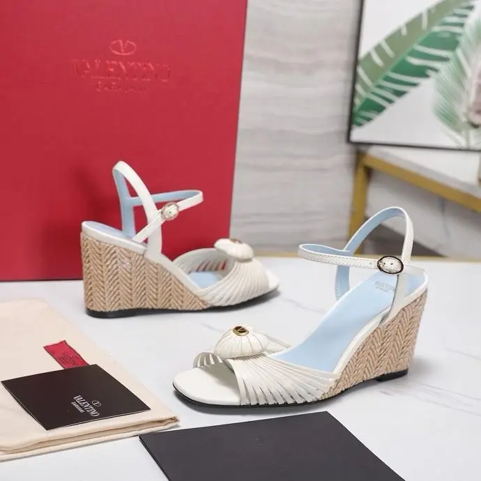Valentino — Босоніжки