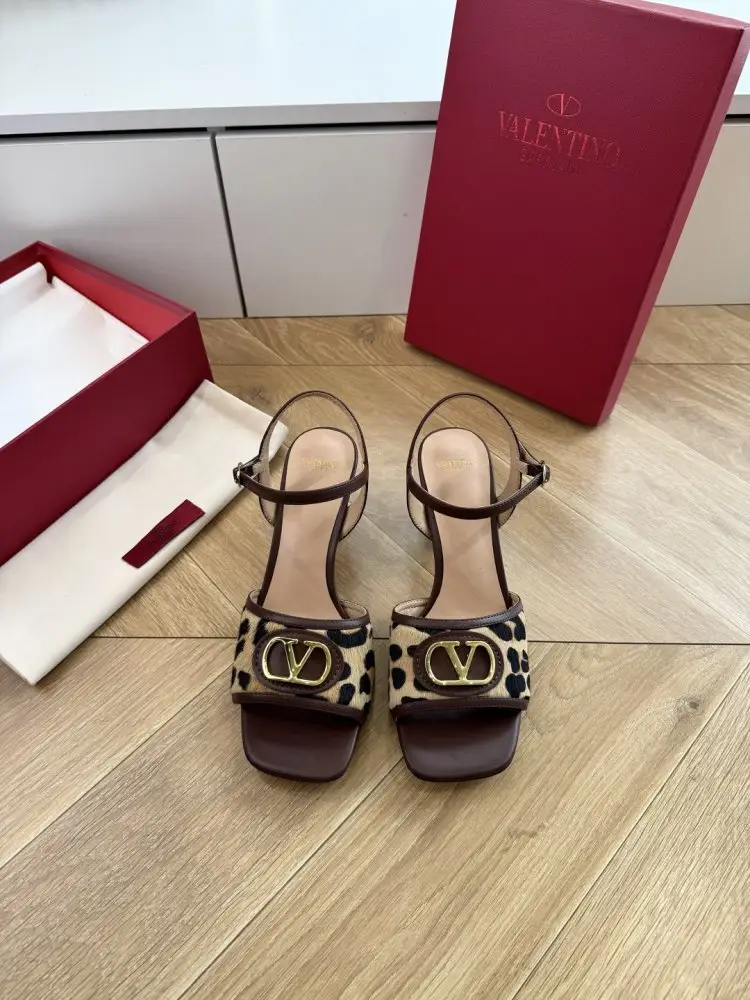 Valentino — Босоніжки