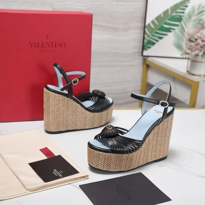 Valentino — Босоніжки