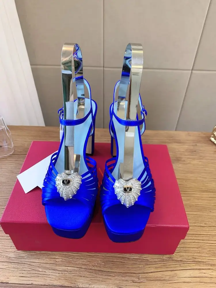 Valentino — Босоніжки