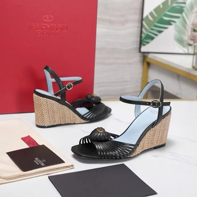 Valentino — Босоніжки