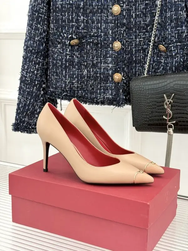 Valentino — Туфлі на високому підборах з гострим носком