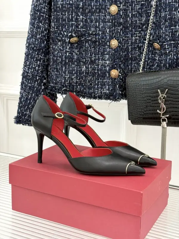 Valentino — Туфлі на високому підборах з гострим носком