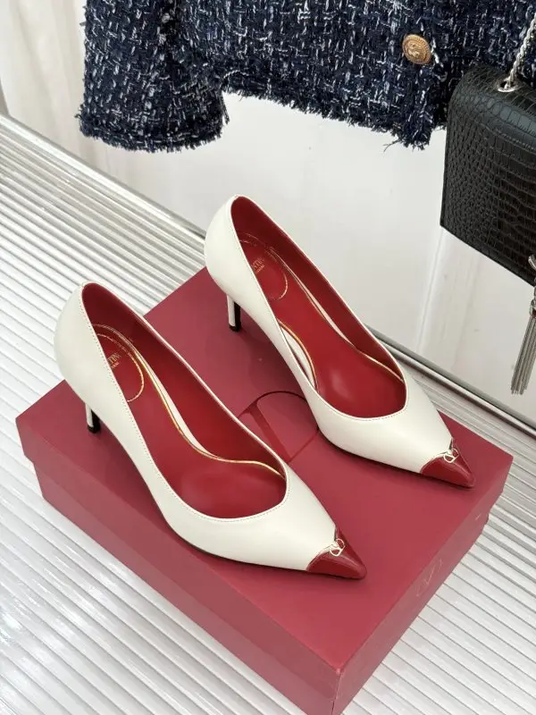 Valentino Shoes on high heel from sharp the toe — Photo 3