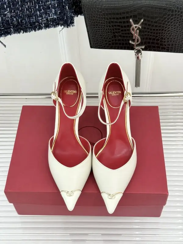 Valentino Туфлі на високому підборах з гострим носком — Фото 4