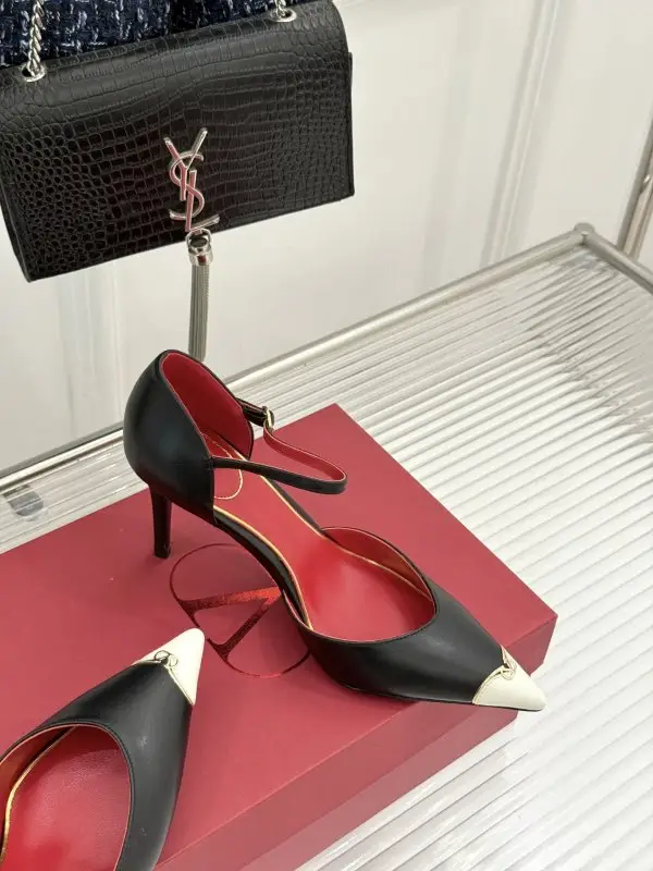 Valentino Shoes on high heel from sharp the toe — Photo 5