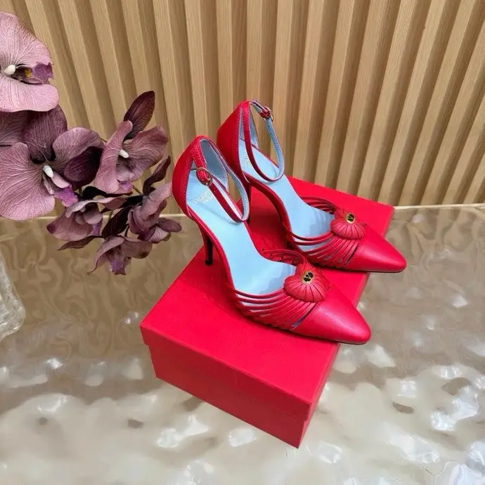 Valentino — Туфлі на високому підборах