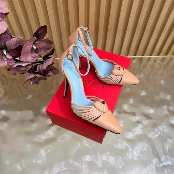 Valentino — Туфли на высоком каблуке