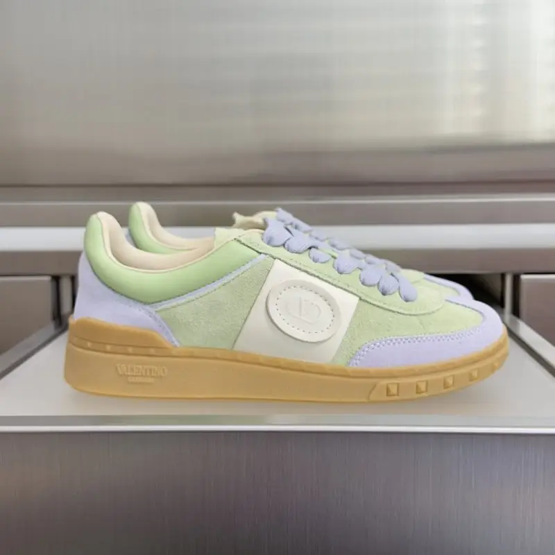 Valentino — Sneakers UPVILLAGE