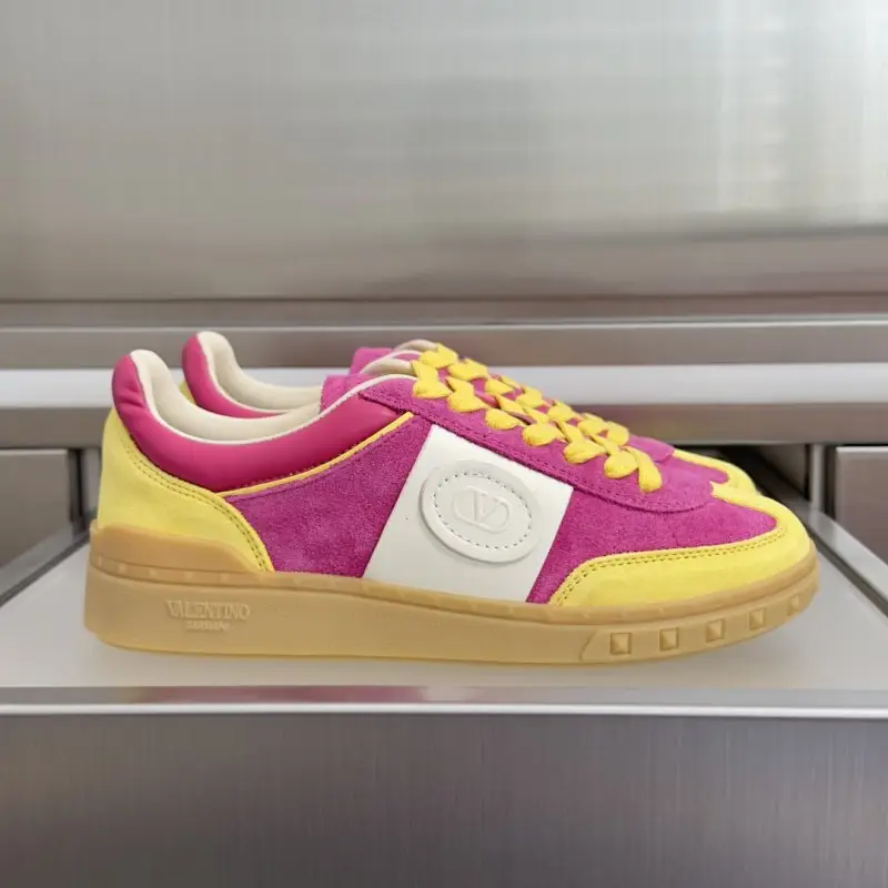 Valentino — Кросівки UPVILLAGE