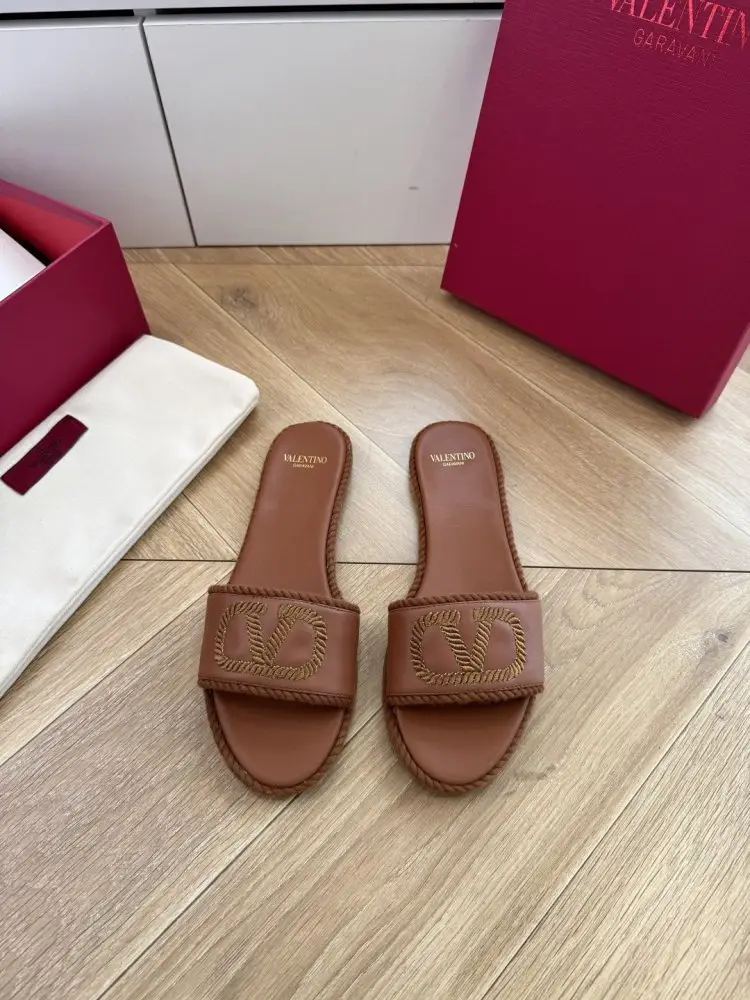 Valentino — Шлепанцы женские