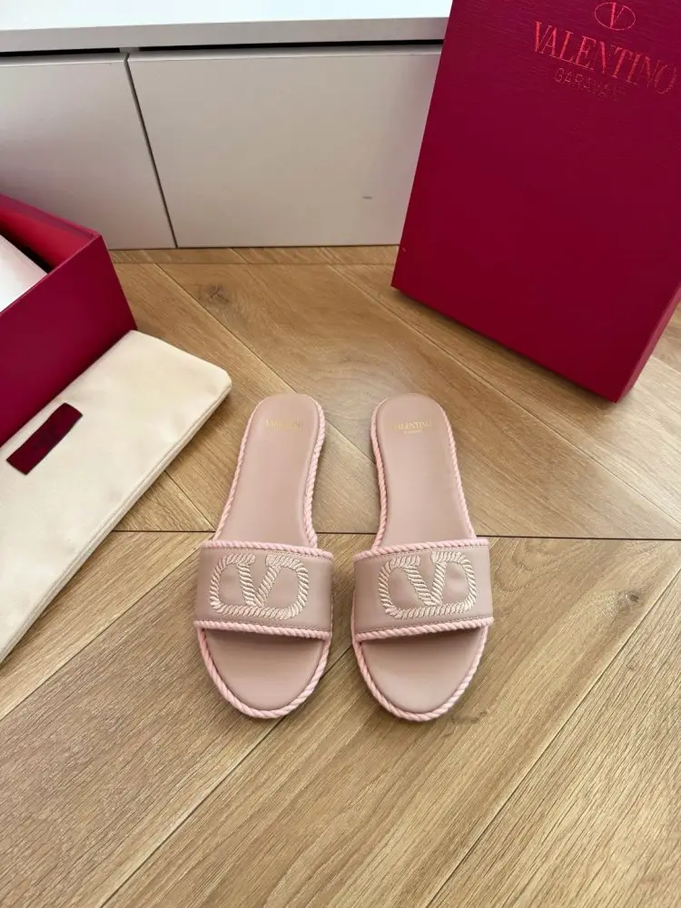 Valentino — Шлепанцы женские