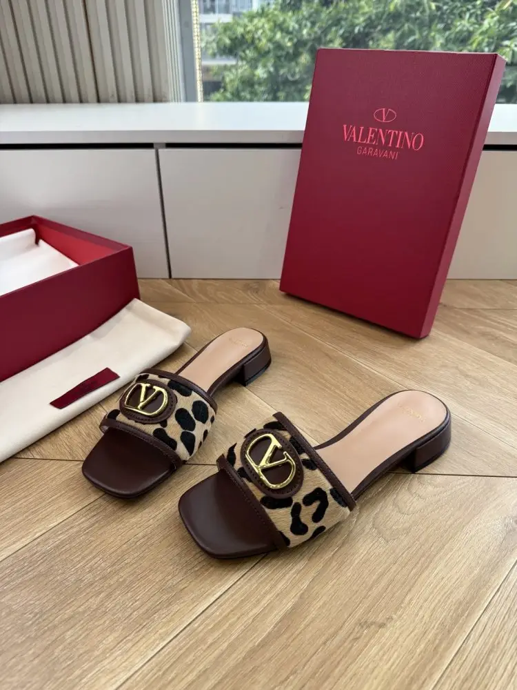 Valentino Шлепанцы женские — Фото 2