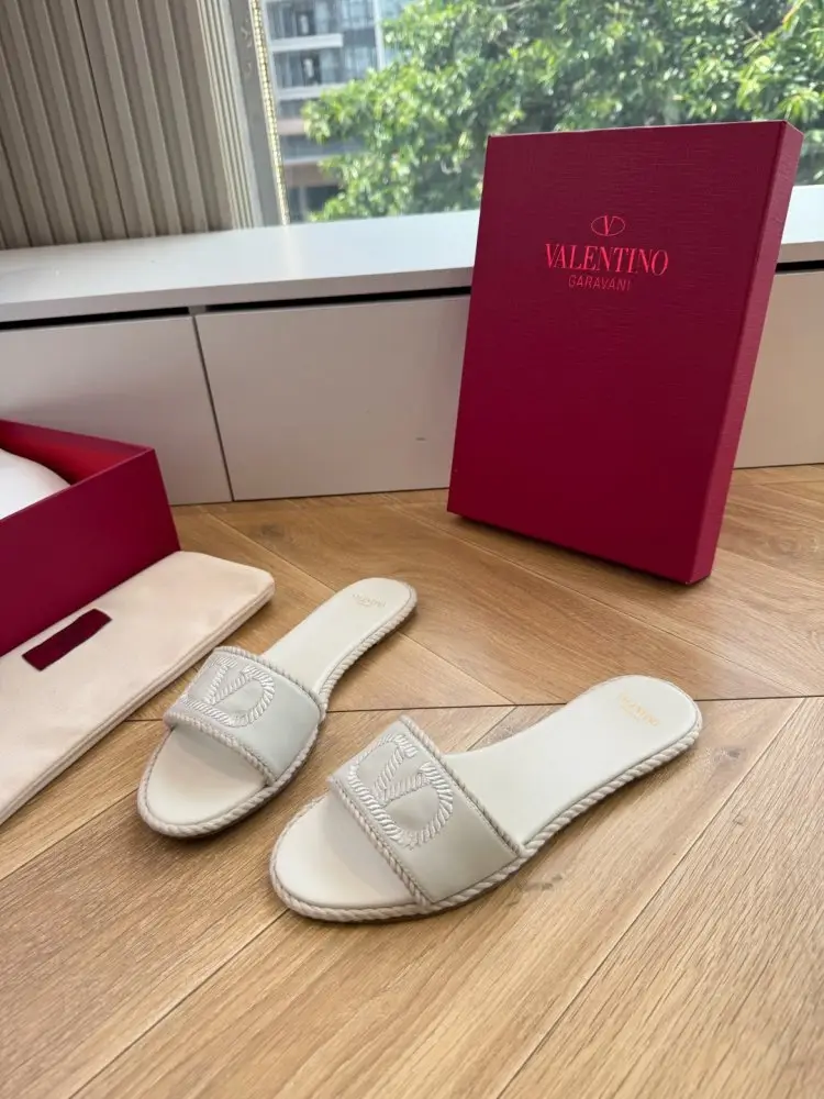 Valentino Шлепанцы женские — Фото 2
