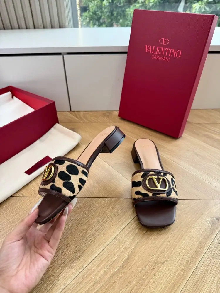 Valentino Шлепанцы женские — Фото 3
