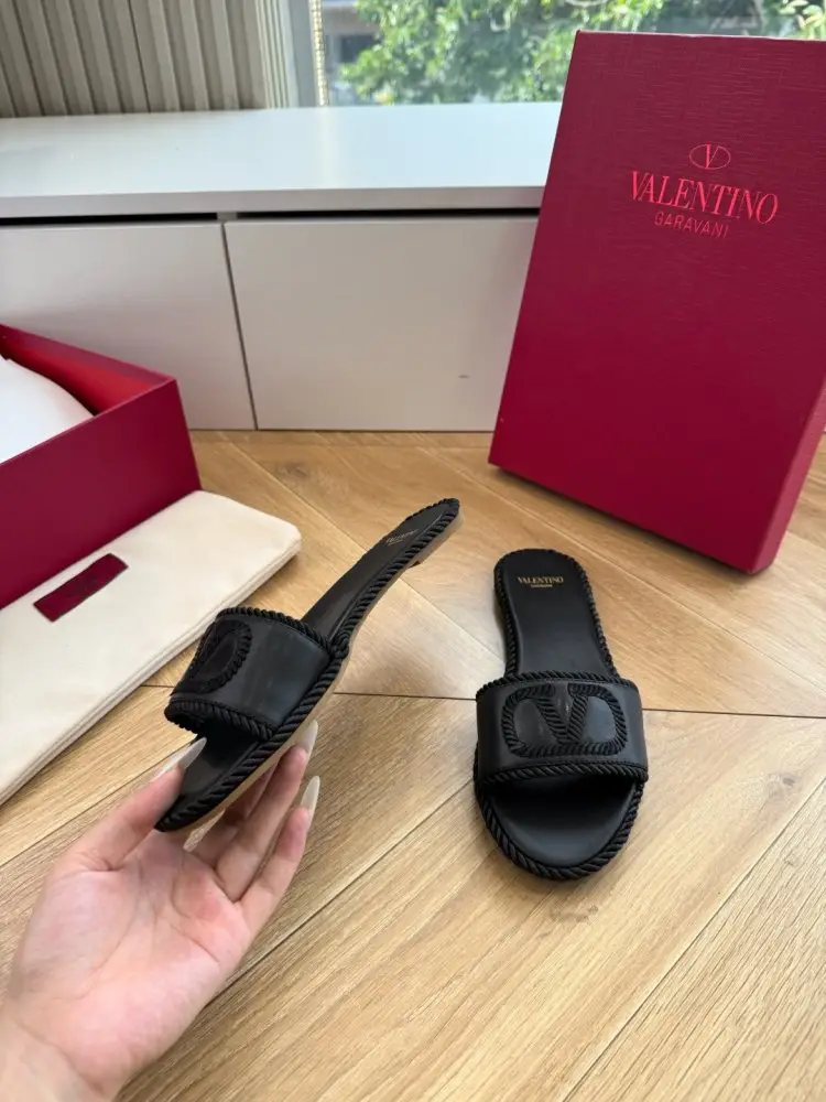 Valentino Шльопанці жіночі — Фото 3