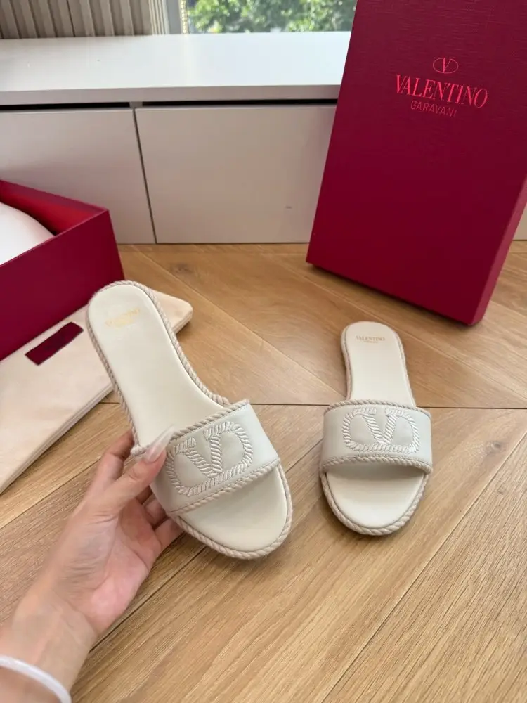 Valentino Шлепанцы женские — Фото 4