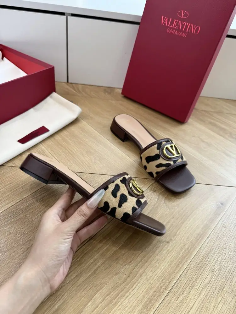 Valentino Шлепанцы женские — Фото 5