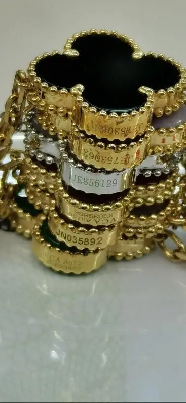 Van Cleef A bracelet of 18-каратного gold — Photo 3